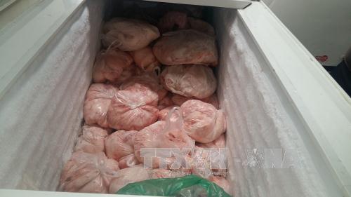 Hàng tạ thịt hôi thối chuẩn bị đến tay nhà hàng ảnh 2